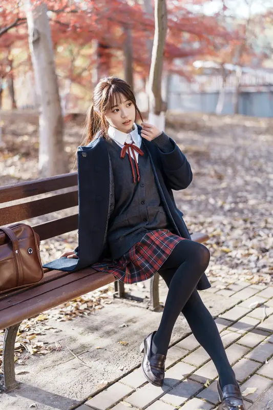 [YITUYU艺图语]2025.02.22 枫叶jk少女 小亿 18