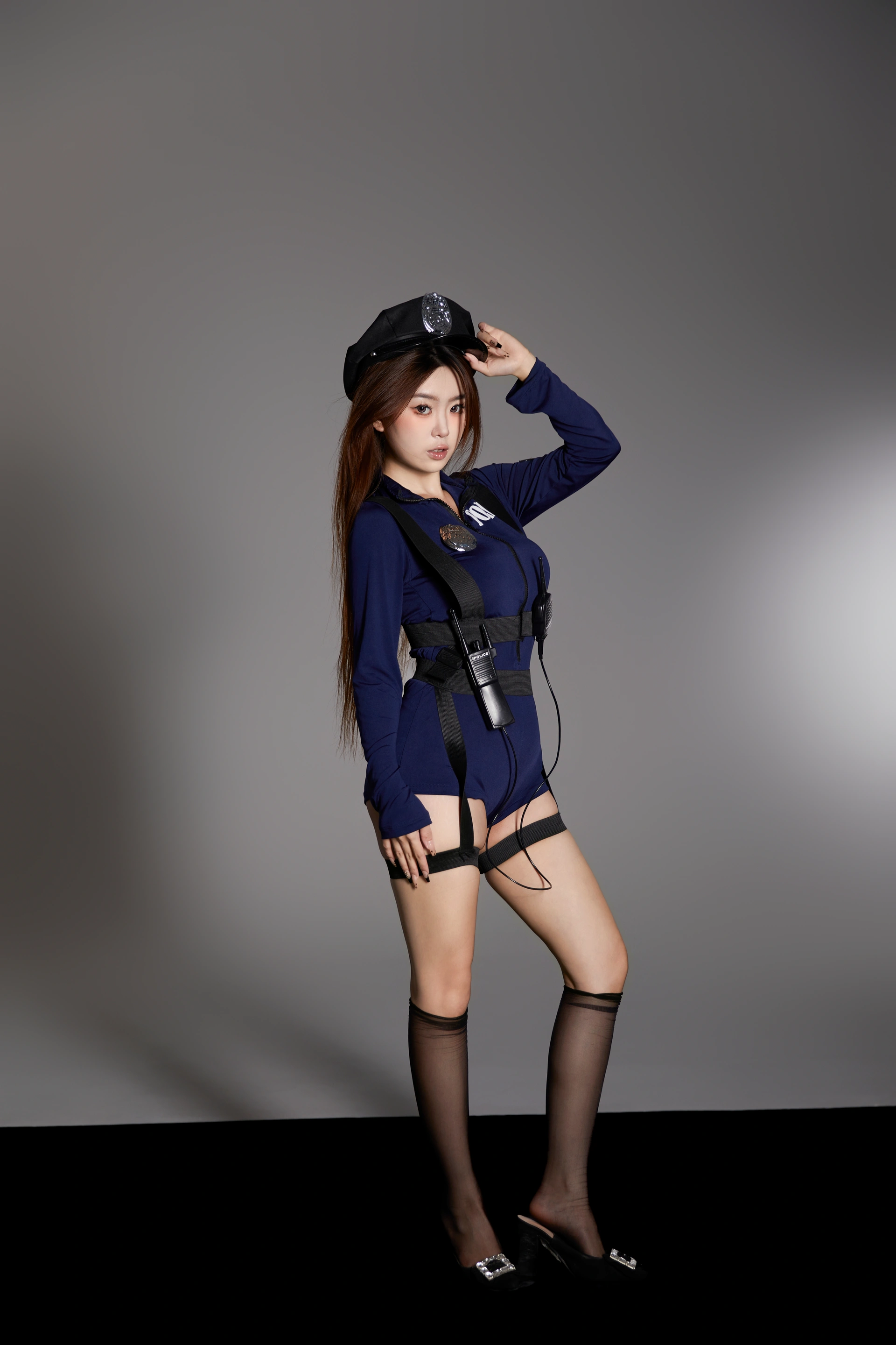 [YITUYU艺图语]2025.02.25 辣妹女警写真 CARLEE是77呀 1